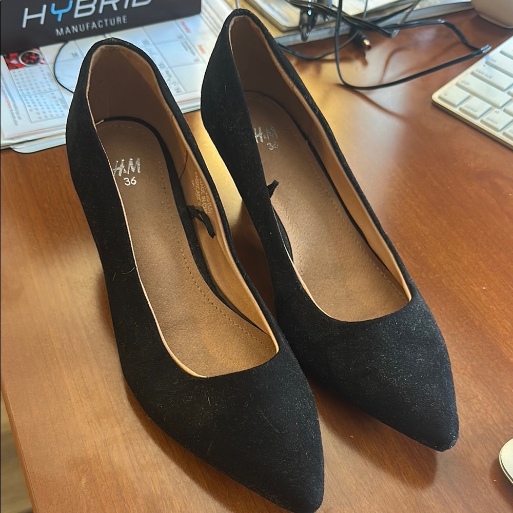 H&M Black Suede Heels Elegant Pointed-Toe Pumps